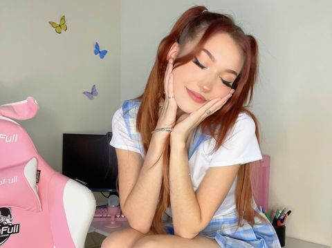 OnlyFans 헤더 사진 addyyraee