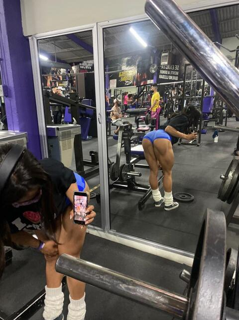 Image d'en-tête OnlyFans alesanez