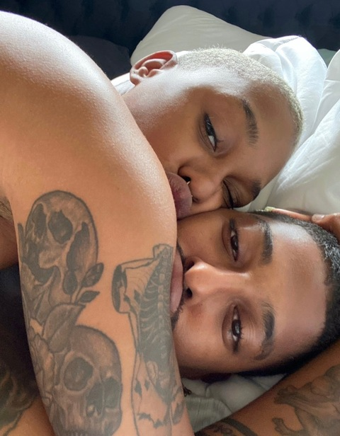 Image d'en-tête OnlyFans allynra