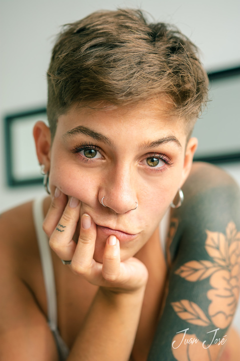 OnlyFansヘッダー写真 alphaze