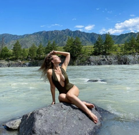 Image d'en-tête OnlyFans anastasiyakonst