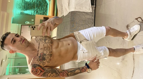 OnlyFansヘッダー写真 angelokgomez