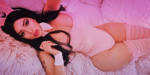 Gambar header OnlyFans annielumi