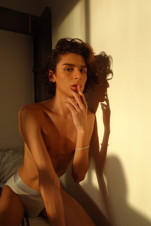 OnlyFans üst resmi arisfemboysissy