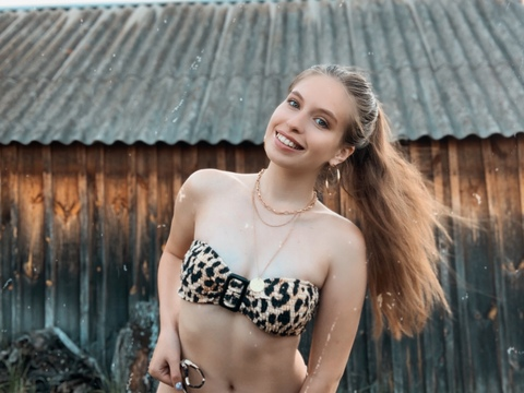 Imagen de encabezado de OnlyFans de aristeia