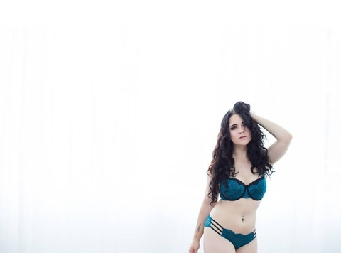 Image d'en-tête OnlyFans athena-skye