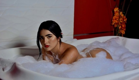 OnlyFans üst resmi babybriurdaneta