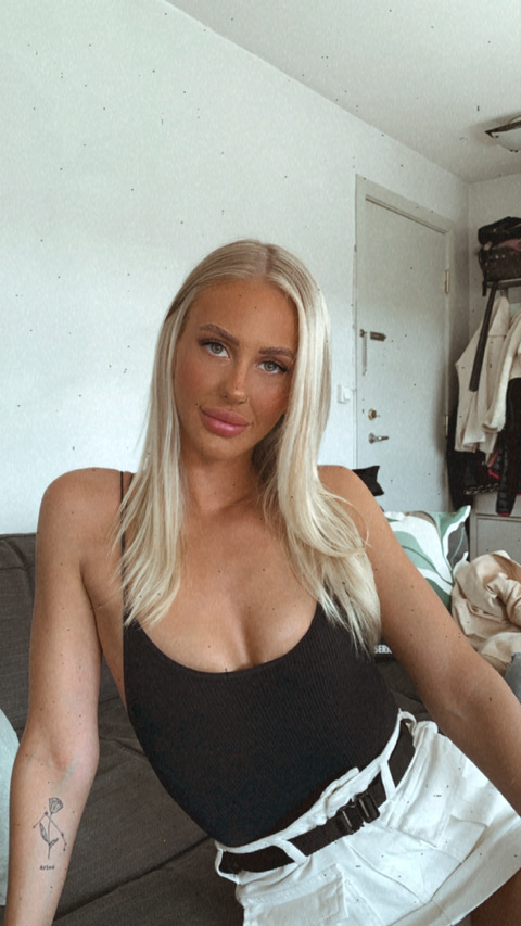 Image d'en-tête OnlyFans babyvicrose