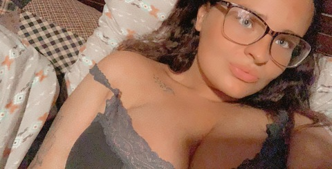 Снимка на заглавие на OnlyFans baddie-with-no-daddy