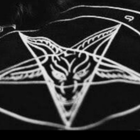 OnlyFans üst resmi badsittra_