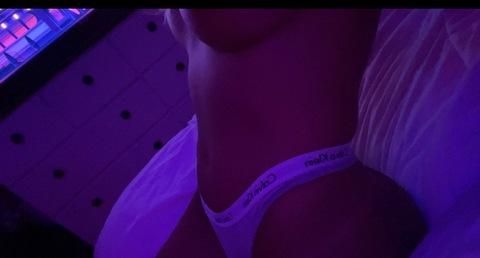 OnlyFansヘッダー写真 bbymcp