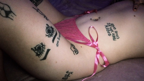 OnlyFansヘッダー写真 bbyvampire