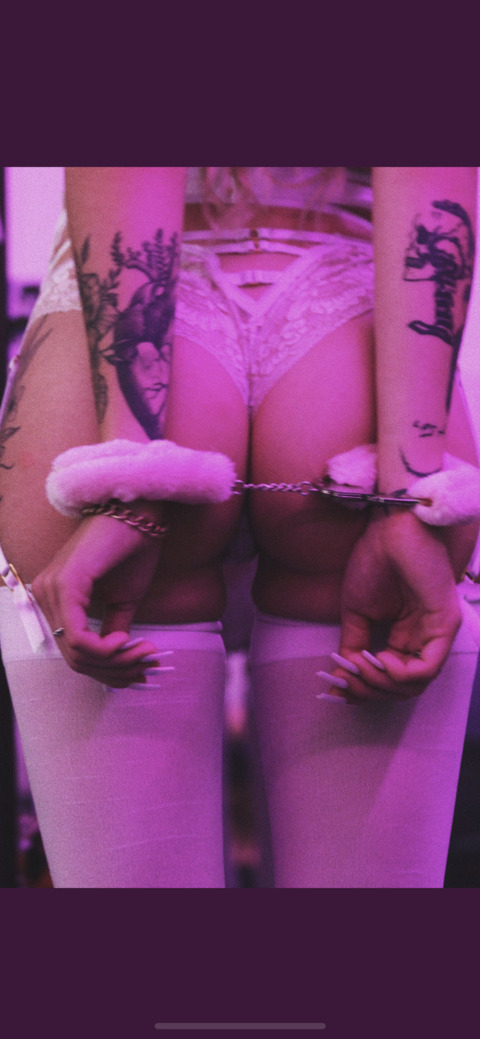 OnlyFans 헤더 사진 beamerxbunny