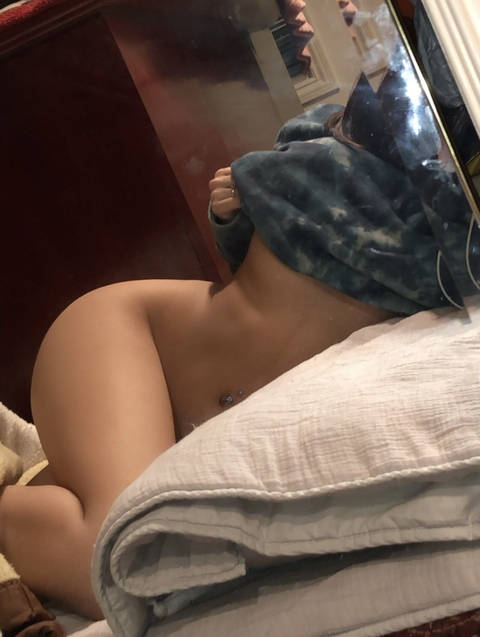 OnlyFansヘッダー写真 becomingjessica