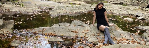 OnlyFans 헤더 사진 bedroom_eyes