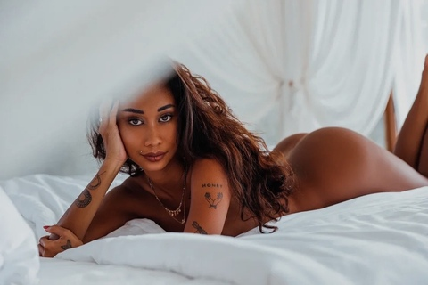 Image d'en-tête OnlyFans beerubyd