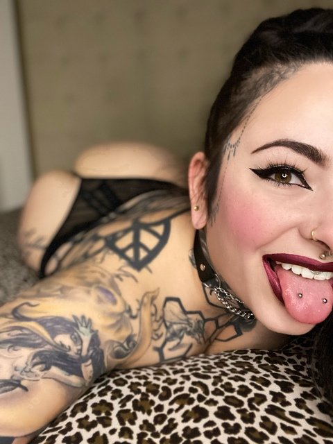 OnlyFans 헤더 사진 bettybrain