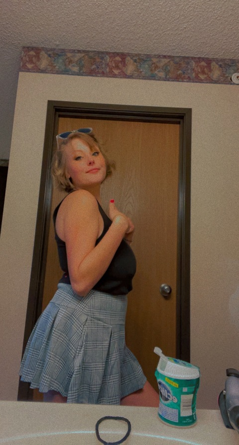 OnlyFans üst resmi bigtitblonde