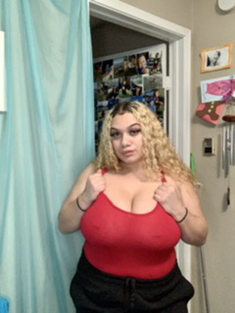 Obraz nagłówka OnlyFans bigtittybitchxo