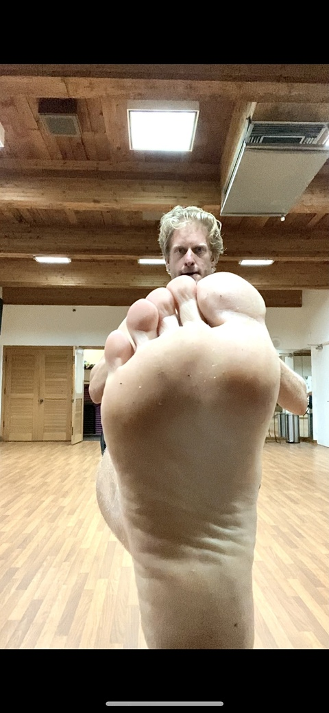 OnlyFans header picture blondfootmaster