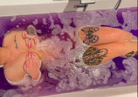 Изображение шапки OnlyFans bootybarbiee