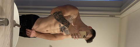 OnlyFansヘッダー写真 brianvachfree