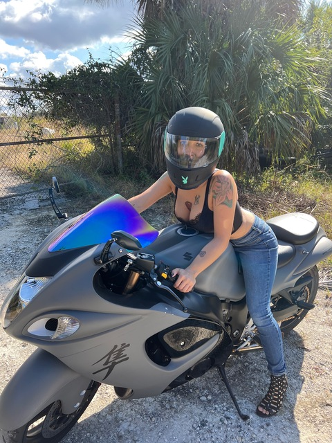 OnlyFans हेडर तस्वीर busababe