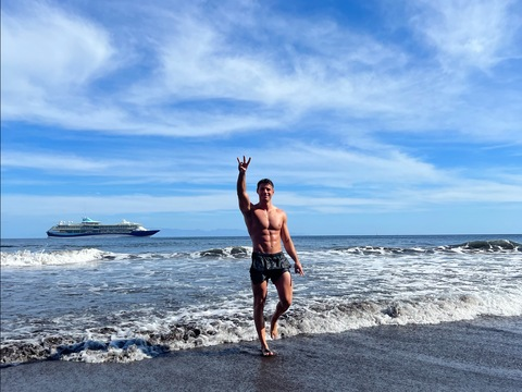 OnlyFansヘッダー写真 cabsolal