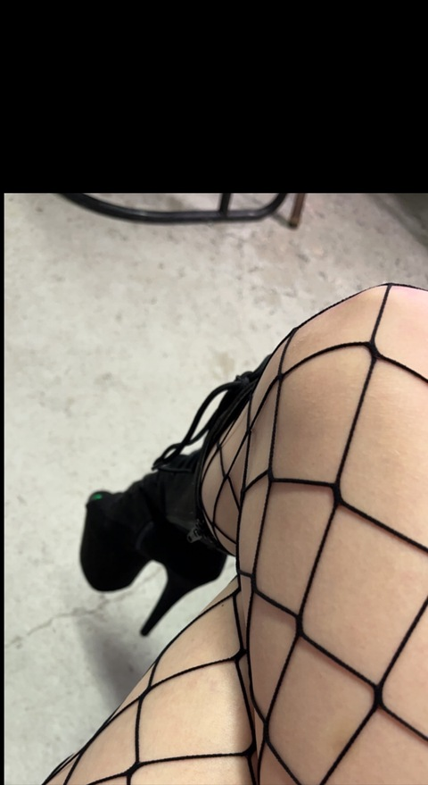 OnlyFans 헤더 사진 cakefordayzzz2