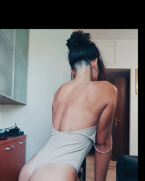 OnlyFansヘッダー写真 caledoniax2