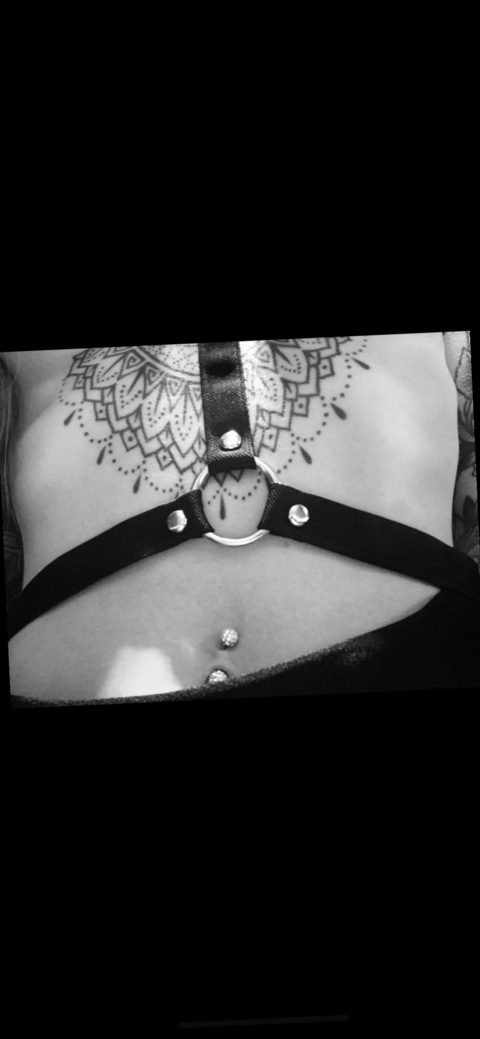 OnlyFansヘッダー写真 candetinelli