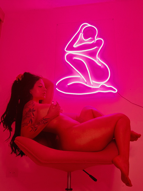 OnlyFans हेडर तस्वीर carolinagosu