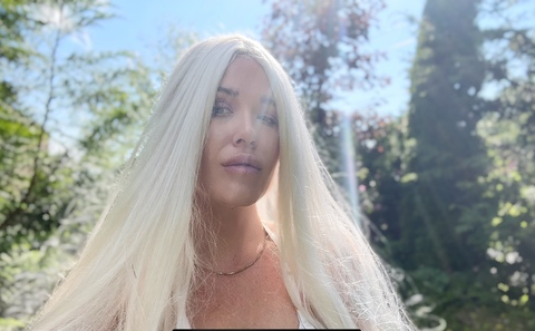 OnlyFansヘッダー写真 catrules