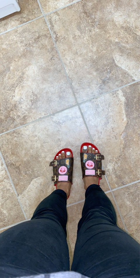 Снимка на заглавие на OnlyFans cellafeet