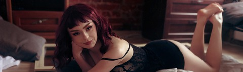 Image d'en-tête OnlyFans cherrievelvet