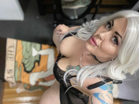 Imagen de encabezado de OnlyFans de cinnamonanarchy