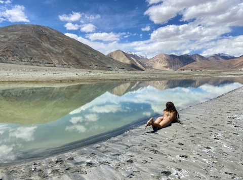 Снимка на заглавие на OnlyFans cosmic_rain