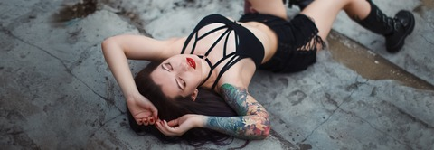 OnlyFans 헤더 사진 crazy_violet