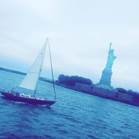 OnlyFans हेडर तस्वीर creativebullshittery