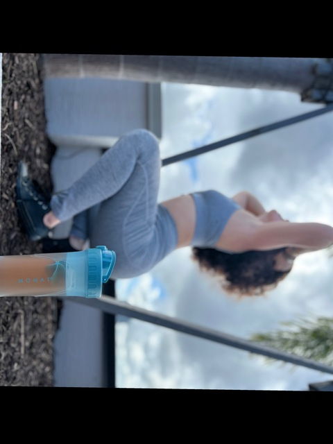 Image d'en-tête OnlyFans currlyredhead