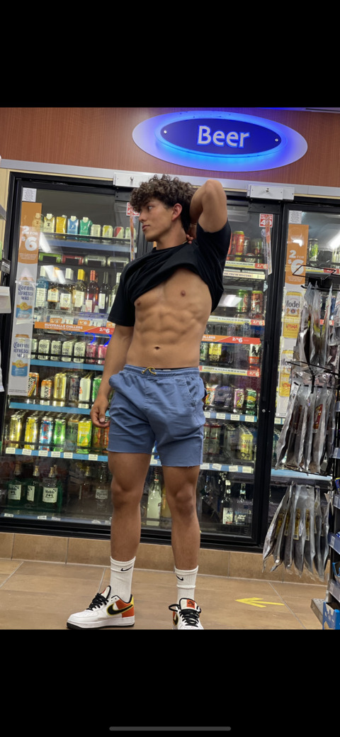 OnlyFans 헤더 사진 daddybay22