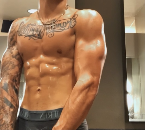 Снимка на заглавие на OnlyFans diallobragg