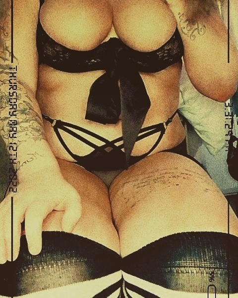 OnlyFans हेडर तस्वीर dontbeconfusedshessavage