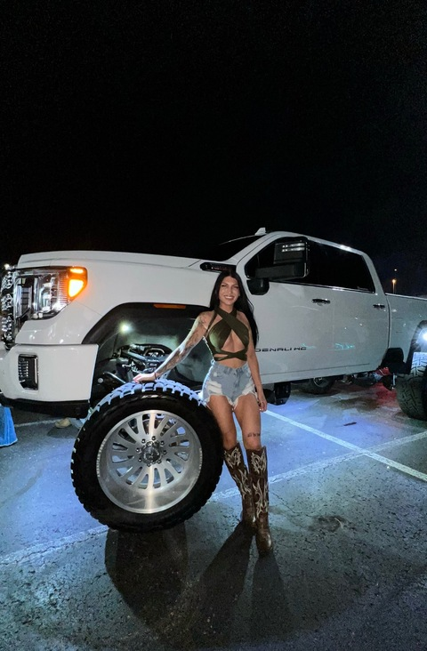 Снимка на заглавие на OnlyFans duramaxprincessss