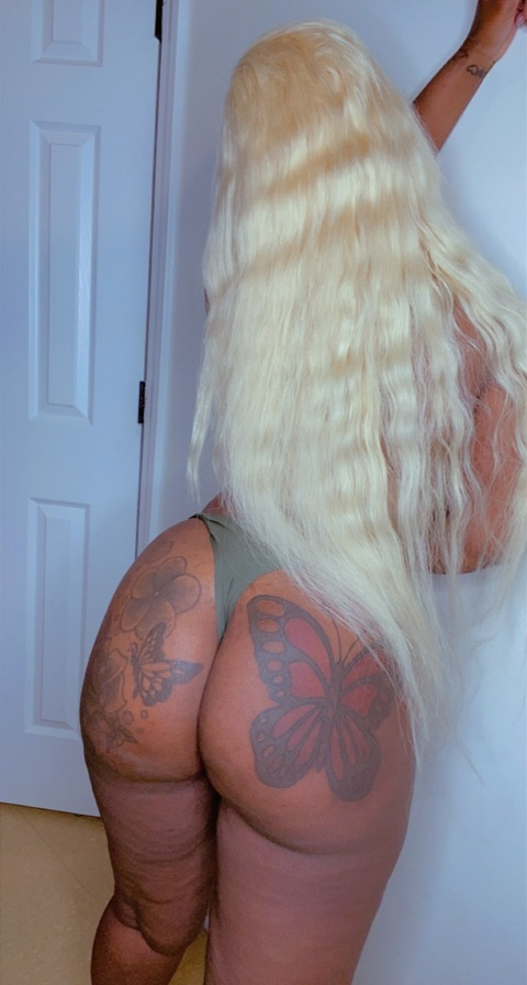 OnlyFans header picture eatmykittykat98