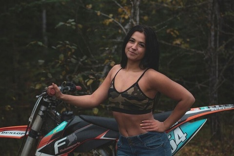 OnlyFans header picture emilieberube