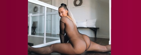 Gambar header OnlyFans emmijosse