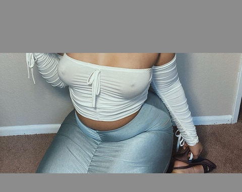 OnlyFans हेडर तस्वीर emmuncesored