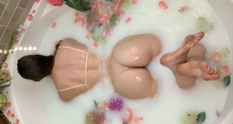 Gambar header OnlyFans fityoginina