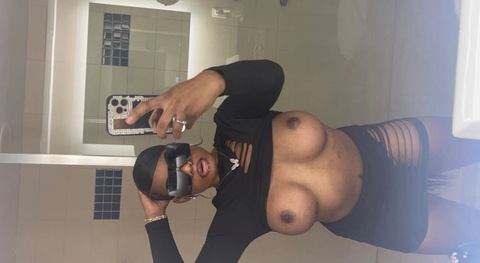 OnlyFans हेडर तस्वीर genisisb